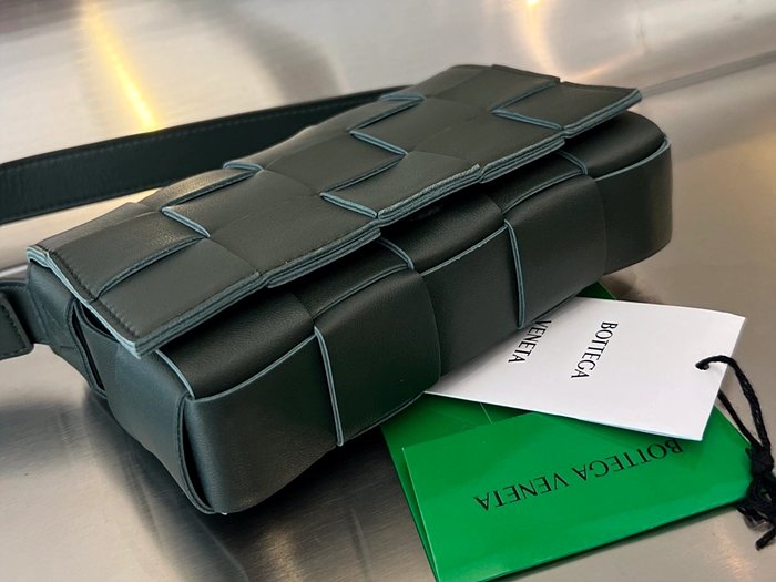 보테가베네타 스몰 카세트 큐브백 레플리카 미러급 SA급 S급 고퀄리티 가방 크로스백 [남성여성공용] 최상급 하이엔드 - best 20