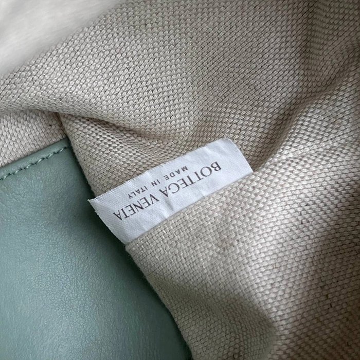 보테가베네타 스몰 루프 크로스백 레플리카 미러급 SA급 S급 고퀄리티 가방  [여성] 21