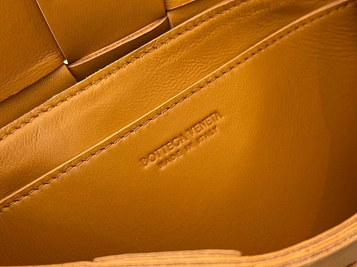 보테가베네타 스몰 카세트 큐브백 레플리카 미러급 SA급 S급 고퀄리티 가방 크로스백 [남성여성공용] 최상급 하이엔드 - best 21