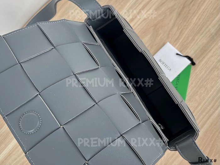 보테가 레플리카 인트레치아토 카세트백 578004 24