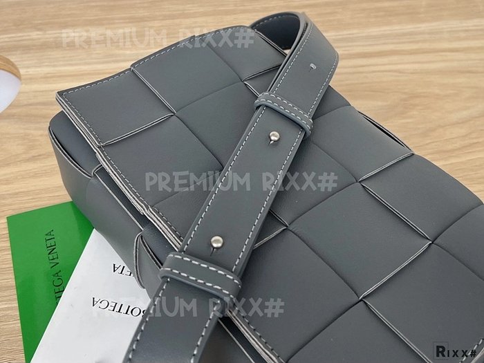 보테가 레플리카 인트레치아토 카세트백 578004 25