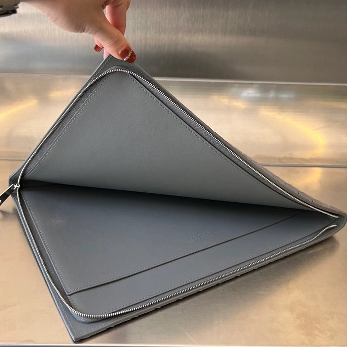 보테가베네타 하프 지퍼 파우치 클러치백 (10COLOR) 레플리카 미러급 SA급 S급 고퀄리티  [남성여성공용] - best 33