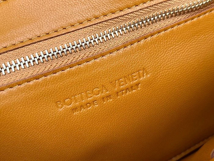 보테가 레플리카 인트레치아토 카세트백 578004 37