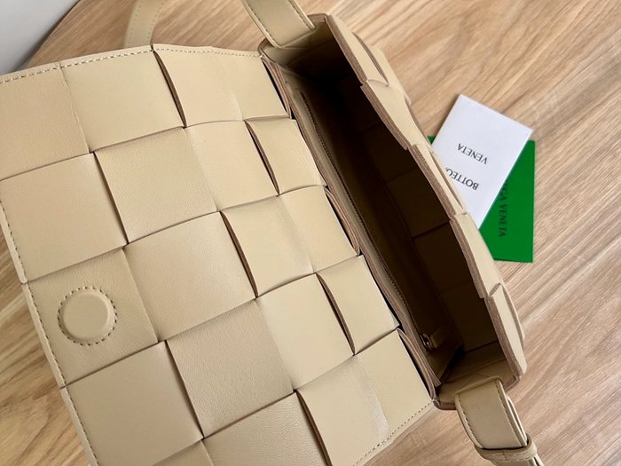 보테가 레플리카 인트레치아토 카세트백 578004 42