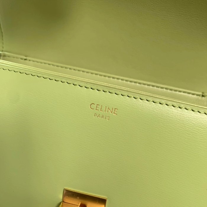 셀린느 레플리카 샤이니 카프스킨 틴 트리오페 백 188423BF4 44