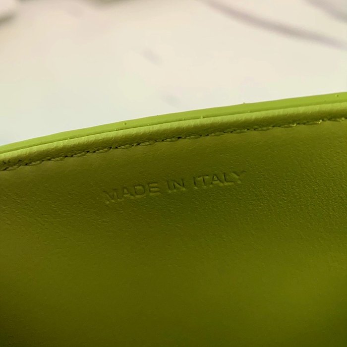 셀린느 레플리카 샤이니 카프스킨 틴 트리오페 백 188423BF4 46