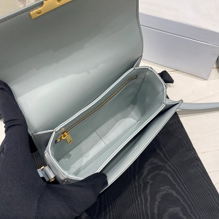셀린느 레플리카 샤이니 카프스킨 틴 트리오페 백 188423BF4 55