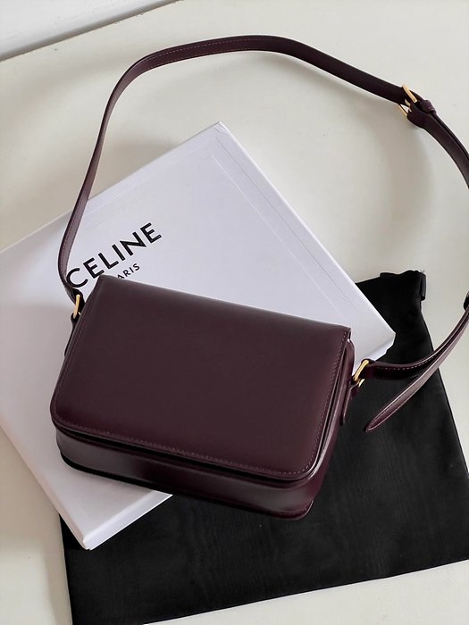 셀린느 레플리카 샤이니 카프스킨 틴 트리오페 백 188423BF4 59