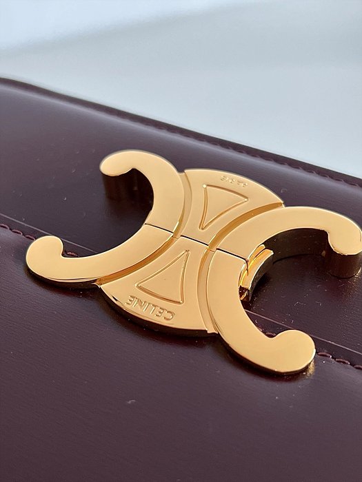 셀린느 레플리카 샤이니 카프스킨 틴 트리오페 백 188423BF4 61