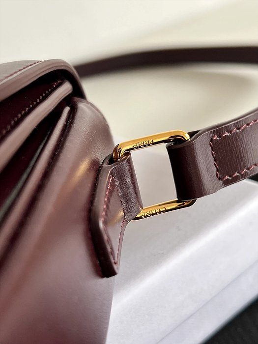 셀린느 레플리카 샤이니 카프스킨 틴 트리오페 백 188423BF4 62