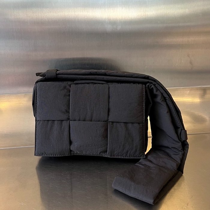 보테가베네타 스몰 패디드 테크 카세트백 레플리카 미러급 SA급 S급 고퀄리티 가방 숄더백 크로스백 [남성여성공용] - best