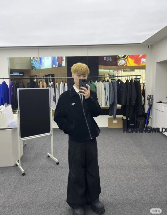 프라다 벨벳 데님 블루종 자켓 블랙 레플리카 미러급 SA급 S급 고퀄리티 하이엔드 최상급 의류 [남성여성공용] 19