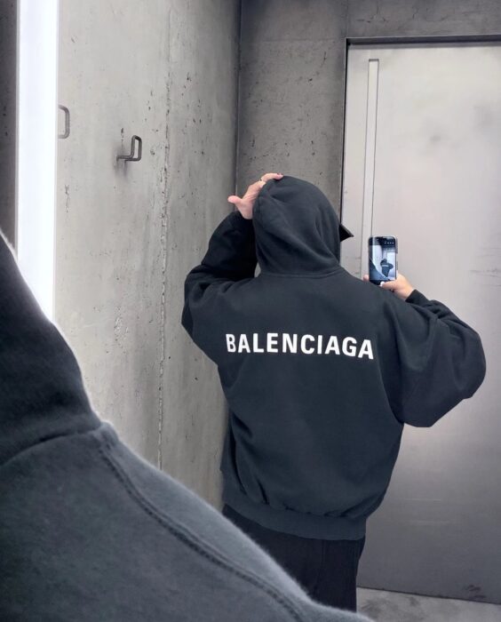 발렌시아가 모노그램 자수 OS핏 후드티 2컬러 레플리카 미러급 SA급 S급 고퀄리티 하이엔드 최상급 의류 [남성여성공용] 7