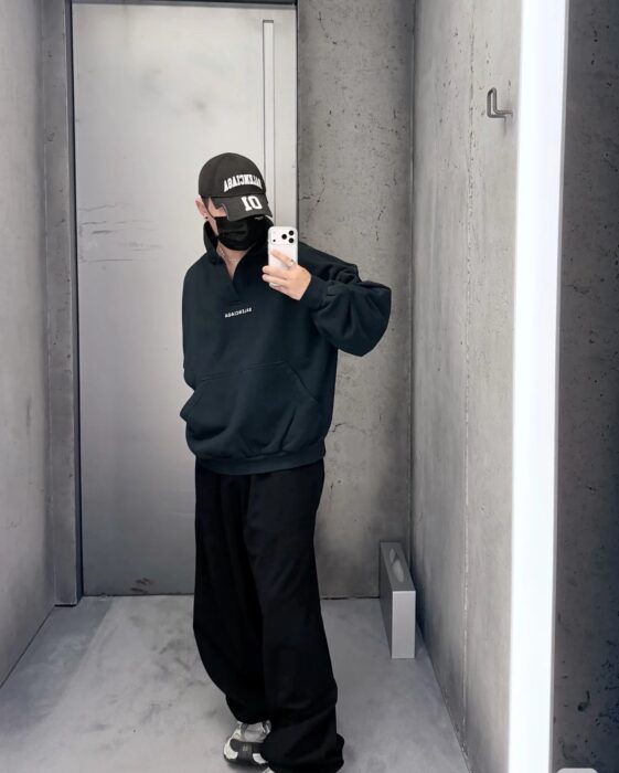 발렌시아가 모노그램 자수 OS핏 후드티 2컬러 레플리카 미러급 SA급 S급 고퀄리티 하이엔드 최상급 의류 [남성여성공용] 8