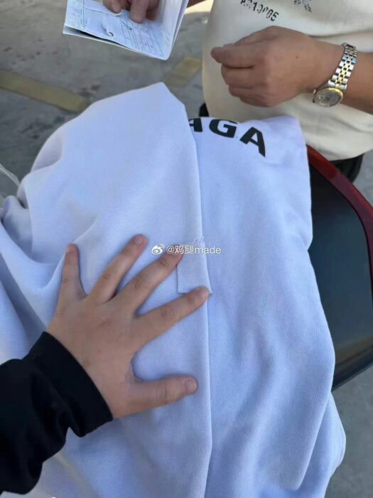 발렌시아가 모노그램 자수 OS핏 후드티 2컬러 레플리카 미러급 SA급 S급 고퀄리티 하이엔드 최상급 의류 [남성여성공용] 16