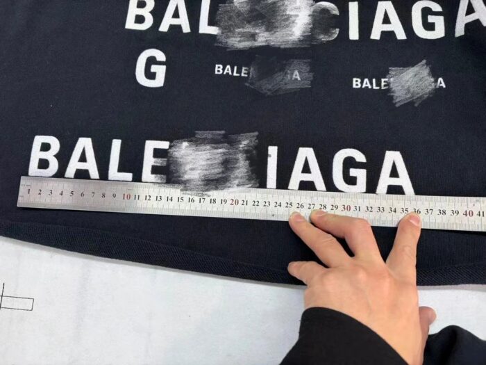 발렌시아가 모노그램 자수 OS핏 후드티 2컬러 레플리카 미러급 SA급 S급 고퀄리티 하이엔드 최상급 의류 [남성여성공용] 23