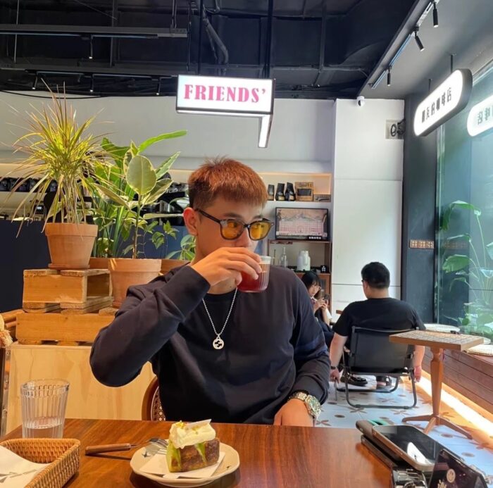 톰브라운 사선 크루넥 맨투맨 2컬러 레플리카 미러급 SA급 S급 고퀄리티 하이엔드 최상급 의류 [남성여성공용] 3