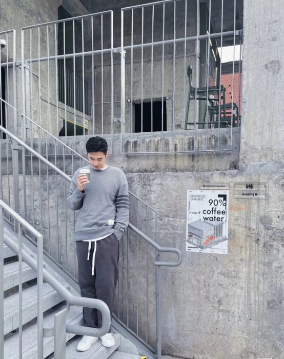 톰브라운 사선 크루넥 맨투맨 2컬러 레플리카 미러급 SA급 S급 고퀄리티 하이엔드 최상급 의류 [남성여성공용]