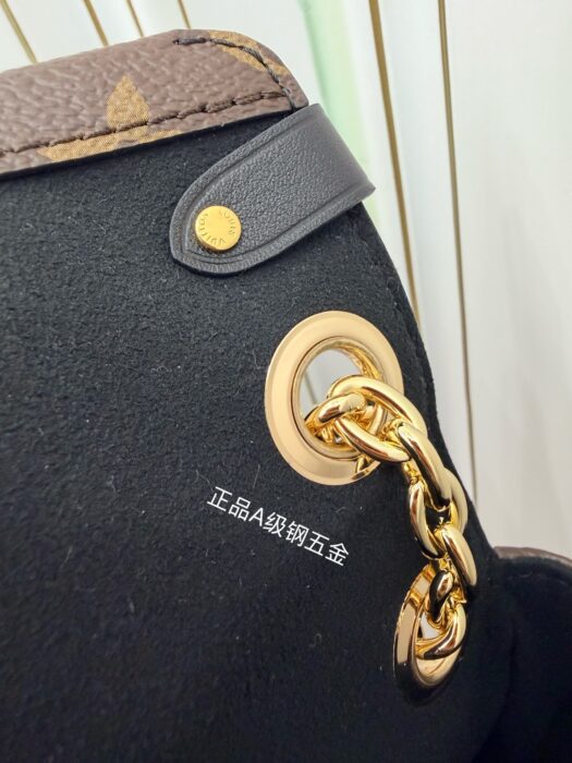 루이비통 트렁키 이스트 웨스트 모노그램 M27266 레플리카 미러급 SA급 S급 고퀄리티 최상급 하이엔드 가방 [여성] 13