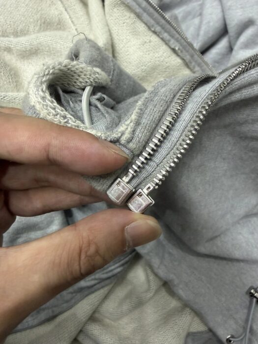미우미우 지퍼 맨투맨 단색 자켓 그레이 레플리카 미러급 SA급 S급 고퀄리티 하이엔드 최상급 의류 [남성여성공용] 7