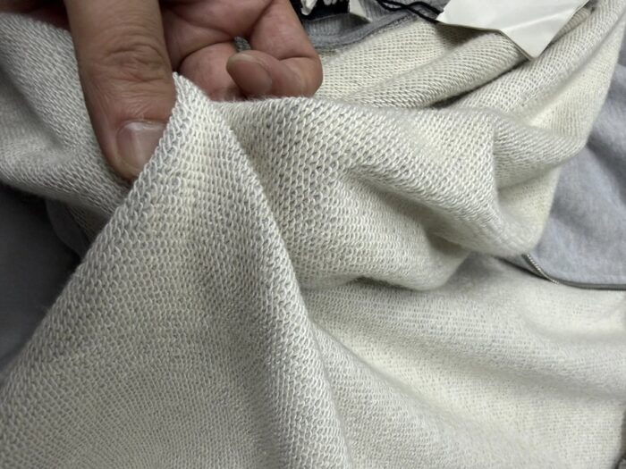 미우미우 지퍼 맨투맨 단색 자켓 그레이 레플리카 미러급 SA급 S급 고퀄리티 하이엔드 최상급 의류 [남성여성공용] 8