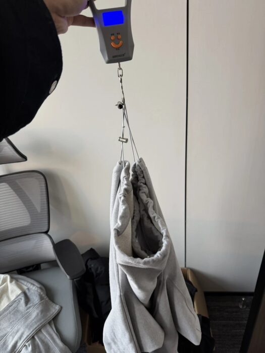 미우미우 지퍼 맨투맨 단색 자켓 그레이 레플리카 미러급 SA급 S급 고퀄리티 하이엔드 최상급 의류 [남성여성공용] 9