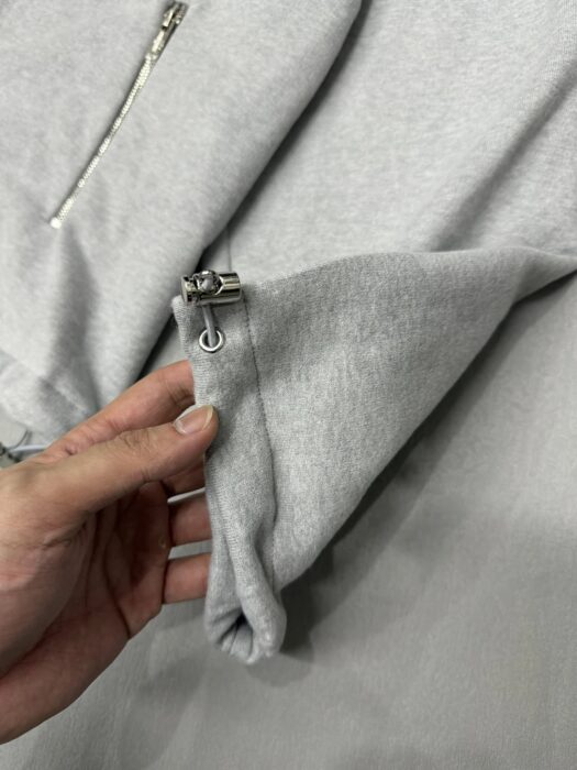 미우미우 지퍼 맨투맨 단색 자켓 그레이 레플리카 미러급 SA급 S급 고퀄리티 하이엔드 최상급 의류 [남성여성공용] 20