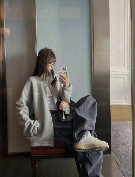 미우미우 지퍼 맨투맨 단색 자켓 그레이 레플리카 미러급 SA급 S급 고퀄리티 하이엔드 최상급 의류 [남성여성공용] 31