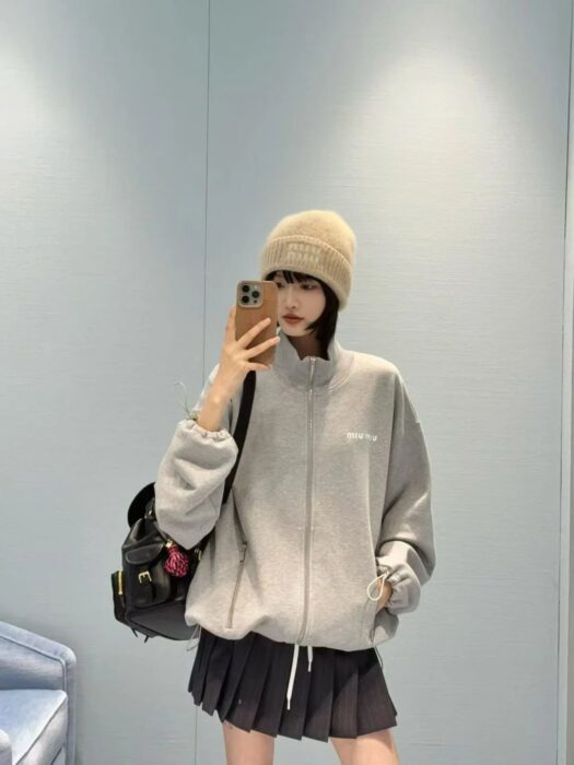 미우미우 지퍼 맨투맨 단색 자켓 그레이 레플리카 미러급 SA급 S급 고퀄리티 하이엔드 최상급 의류 [남성여성공용] 32