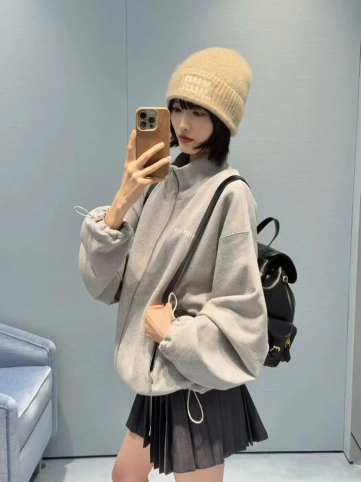 미우미우 지퍼 맨투맨 단색 자켓 그레이 레플리카 미러급 SA급 S급 고퀄리티 하이엔드 최상급 의류 [남성여성공용] 34