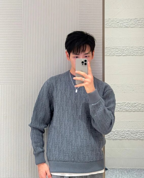 디올 오블리크 스웨터 그레이 코튼 블렌드 자카드 레플리카 미러급 SA급 S급 고퀄리티 하이엔드 최상급 의류 [남성여성공용] 2