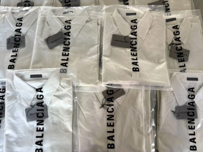 발렌시아가 BB 자수 순색 긴팔 셔츠 화이트 레플리카 미러급 SA급 S급 고퀄리티 하이엔드 최상급 의류 [남성여성공용]