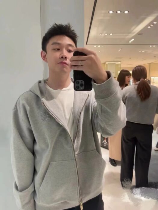 미우미우 모노그램 단색 후드집업 그레이 레플리카 미러급 SA급 S급 고퀄리티 하이엔드 최상급 의류 [남성여성공용] 3