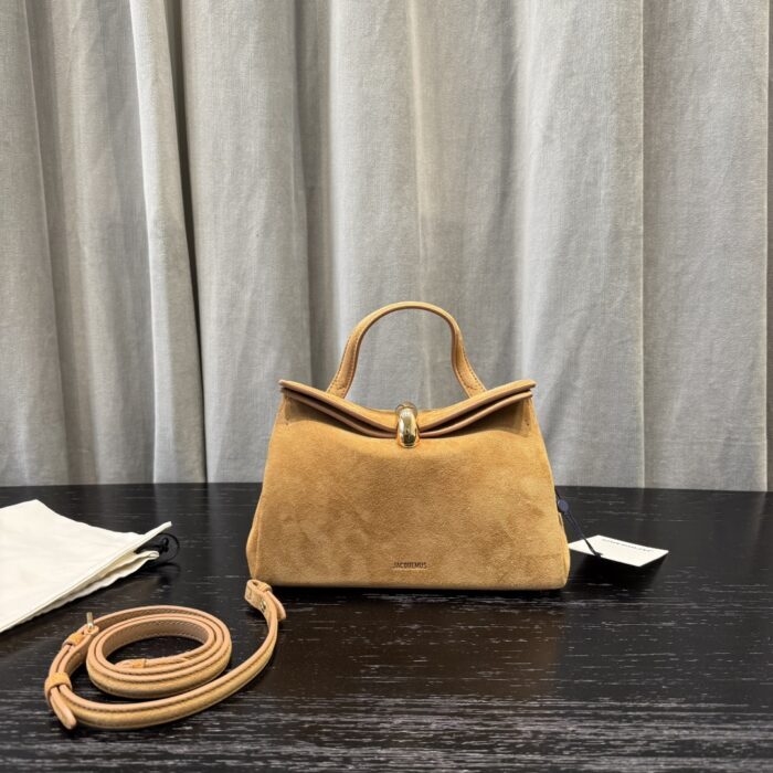 자크뮈스 탑 핸들 백 호박색 스웨이드 스몰 레플리카 미러급 SA급 S급 고퀄리티 최상급 하이엔드 가방 [여성]