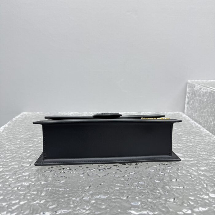 자크뮈스 밤비노 크로스바디 플랩백 블랙 금장 유광 레더 레플리카 미러급 SA급 S급 고퀄리티 최상급 하이엔드 가방 [여성] 6