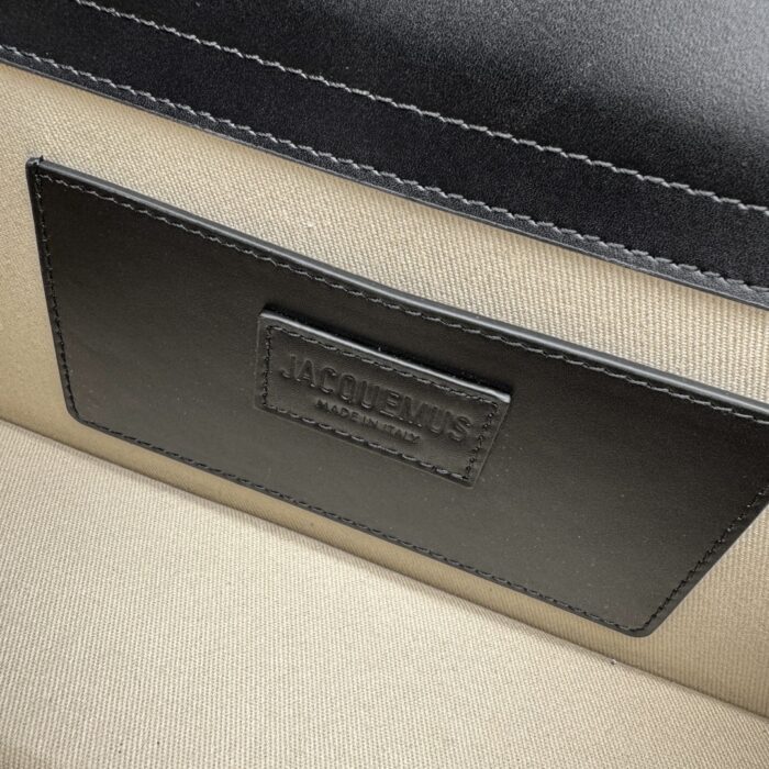 자크뮈스 밤비노 크로스바디 플랩백 블랙 금장 유광 레더 레플리카 미러급 SA급 S급 고퀄리티 최상급 하이엔드 가방 [여성] 15
