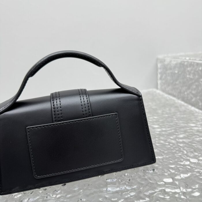 자크뮈스 밤비노 크로스바디 플랩백 블랙 스몰 금장 유광 레더 레플리카 미러급 SA급 S급 고퀄리티 최상급 하이엔드 가방 [여성] 8