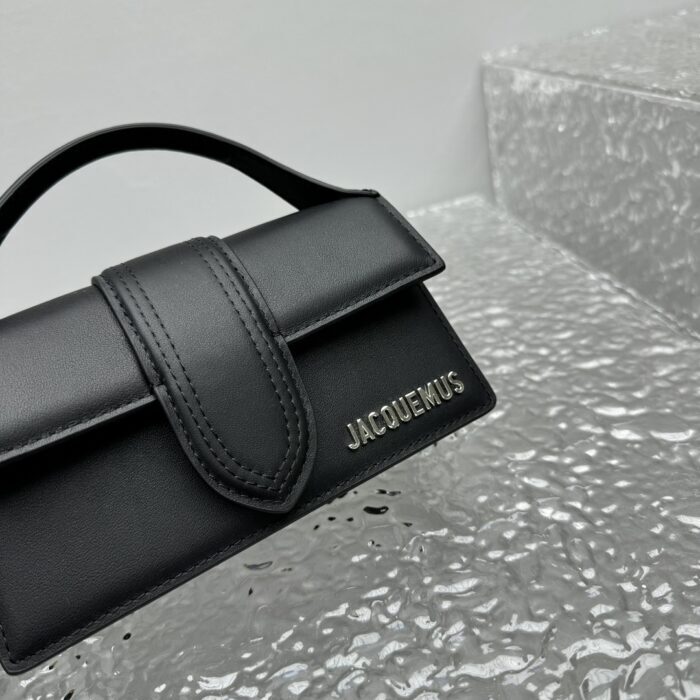 자크뮈스 밤비노 크로스바디 플랩백 블랙 스몰 은장 무광 레더 레플리카 미러급 SA급 S급 고퀄리티 최상급 하이엔드 가방 [여성] 9