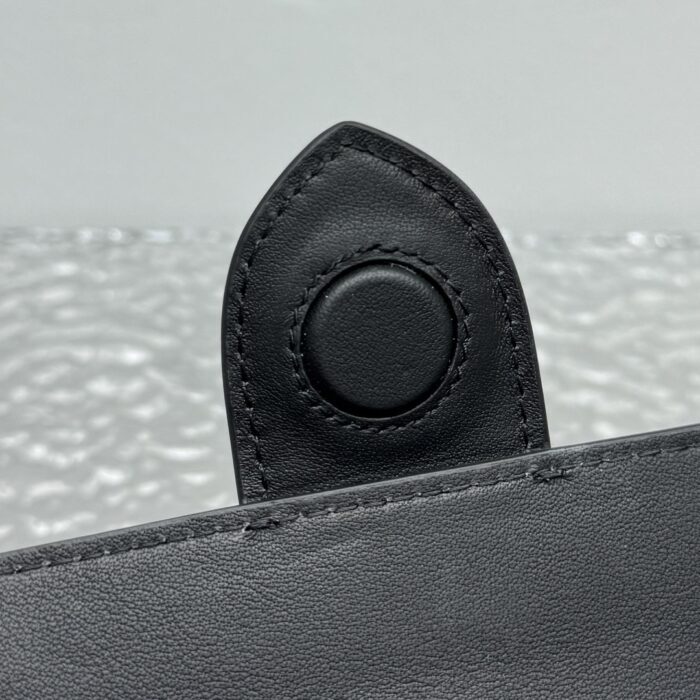 자크뮈스 밤비노 크로스바디 플랩백 블랙 스몰 은장 무광 레더 레플리카 미러급 SA급 S급 고퀄리티 최상급 하이엔드 가방 [여성] 11