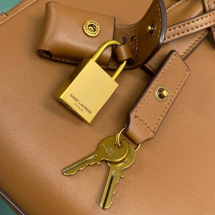 생로랑 삭 드 주르 보스턴 스무스 레더 스몰 토스티드 브라운 851694 레플리카 미러급 SA급 S급 고퀄리티 최상급 하이엔드 가방 [여성] 6
