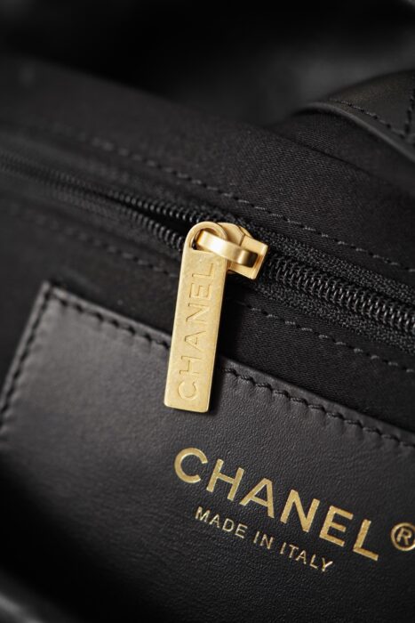 샤넬 26C 호보 백 블랙 금장 레플리카 미러급 SA급 S급 고퀄리티 최상급 하이엔드 가방 [여성] 16