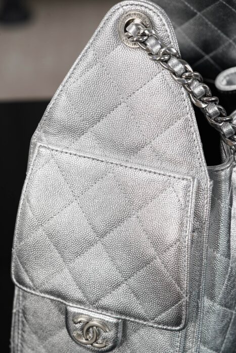 샤넬 25 미니 핸드백 그레인드 카프스킨 실버 메탈 실버 레플리카 미러급 SA급 S급 고퀄리티 최상급 하이엔드 가방 [여성] 10