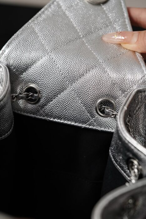 샤넬 25 미니 핸드백 그레인드 카프스킨 실버 메탈 실버 레플리카 미러급 SA급 S급 고퀄리티 최상급 하이엔드 가방 [여성] 12