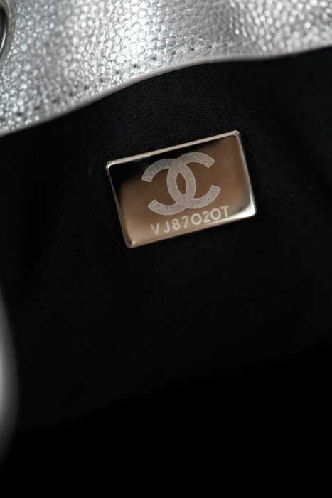 샤넬 25 미니 핸드백 그레인드 카프스킨 실버 메탈 실버 레플리카 미러급 SA급 S급 고퀄리티 최상급 하이엔드 가방 [여성] 17