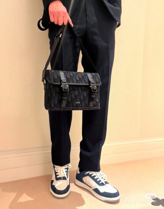 디올 오블리크 힛 더 로드 플랩 스트랩 백 블랙 1ESPO333YKY H03E 레플리카 미러급 SA급 S급 고퀄리티 최상급 하이엔드 가방 [남성여성공용]