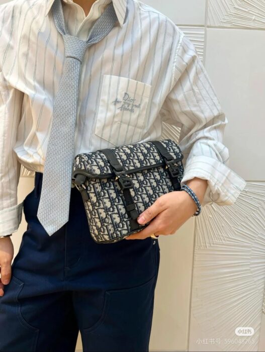 디올 오블리크 힛 더 로드 플랩 스트랩 백 베이지 1ESPO333YKY H27E 레플리카 미러급 SA급 S급 고퀄리티 최상급 하이엔드 가방 [남성여성공용]