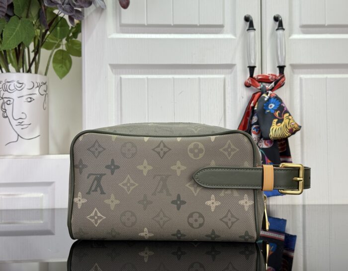 루이비통 도프 키트 카키 M26963 레플리카 미러급 SA급 S급 고퀄리티 최상급 하이엔드 가방 [남성여성공용] 5