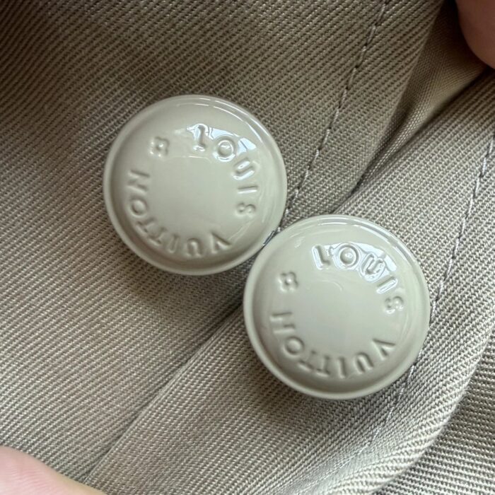 루이비통 자수 봄버 자켓 카키 레플리카 미러급 SA급 S급 고퀄리티 하이엔드 최상급 의류 [남성여성공용] 8