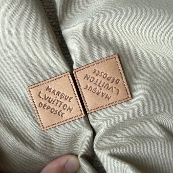 루이비통 자수 봄버 자켓 카키 레플리카 미러급 SA급 S급 고퀄리티 하이엔드 최상급 의류 [남성여성공용] 9