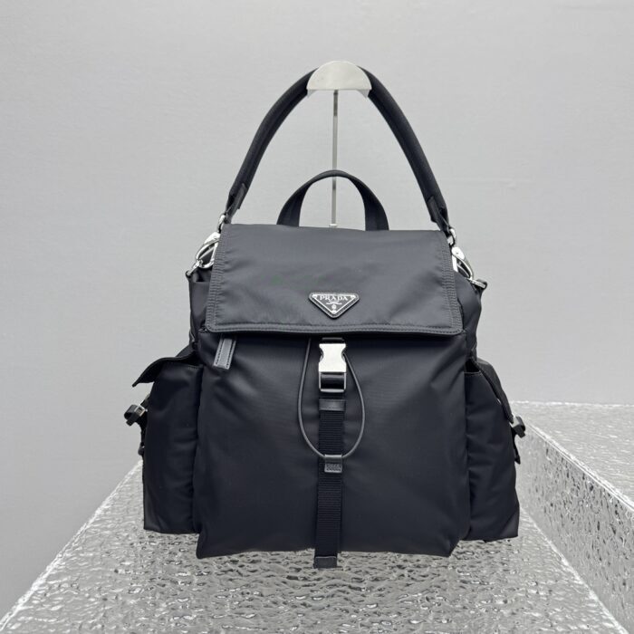 프라다 익스플로어 리나일론 백팩 블랙 레플리카 미러급 SA급 S급 고퀄리티 최상급 하이엔드 가방 [남성여성공용] 7